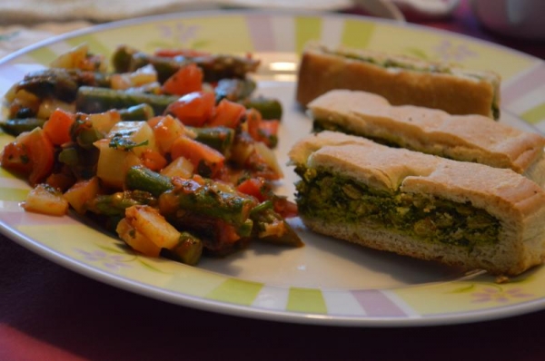 Ratatouille di verdure con pizza ripiena al farro e spinaci