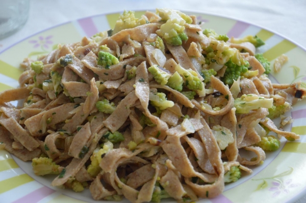 Tagliatelle con il broccolo romano