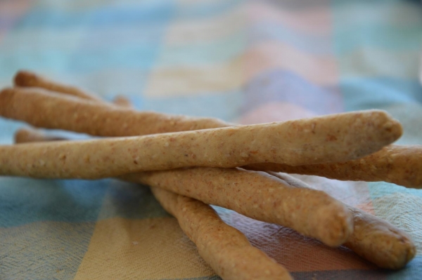 Grissini con sesamo, da pasta madre in eccesso